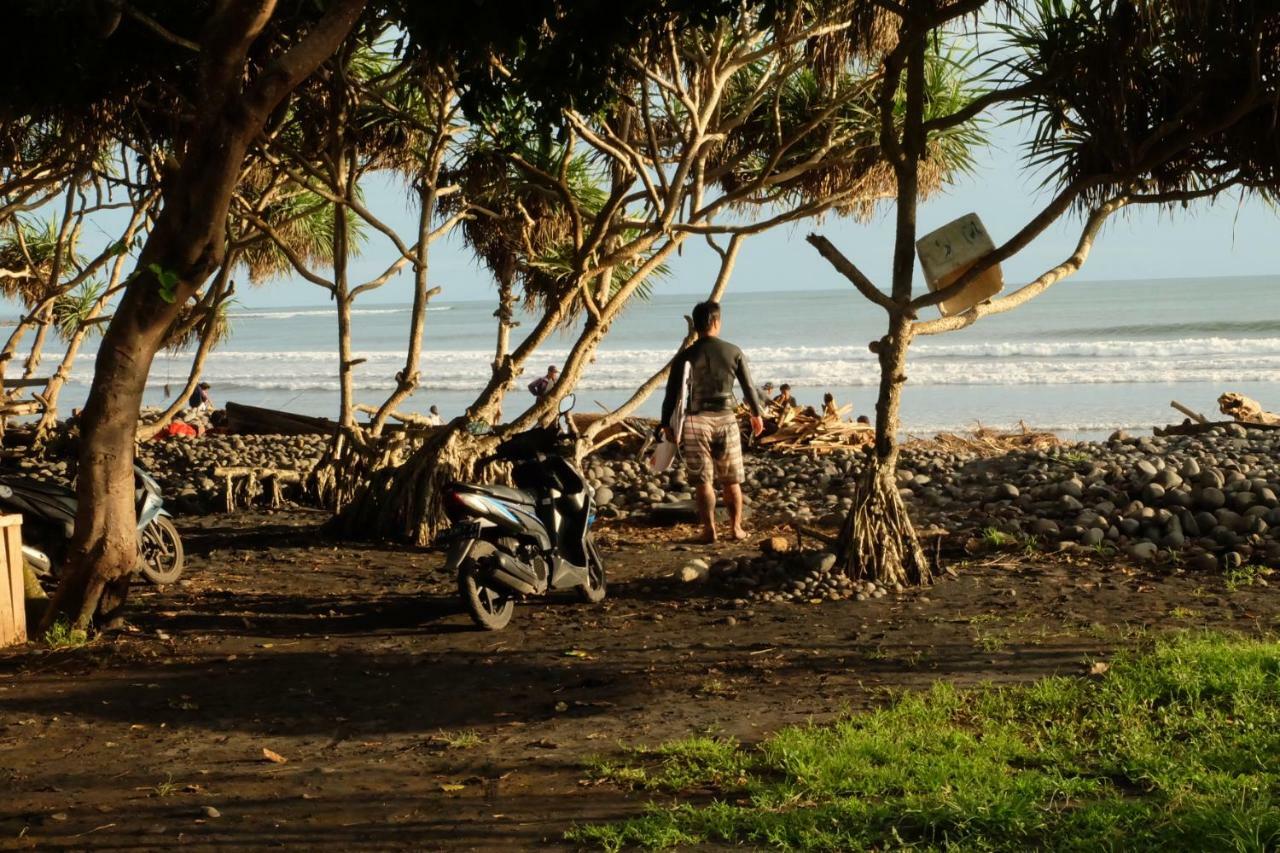 The Nyamo Surf & Stay Pulukan Eksteriør bilde