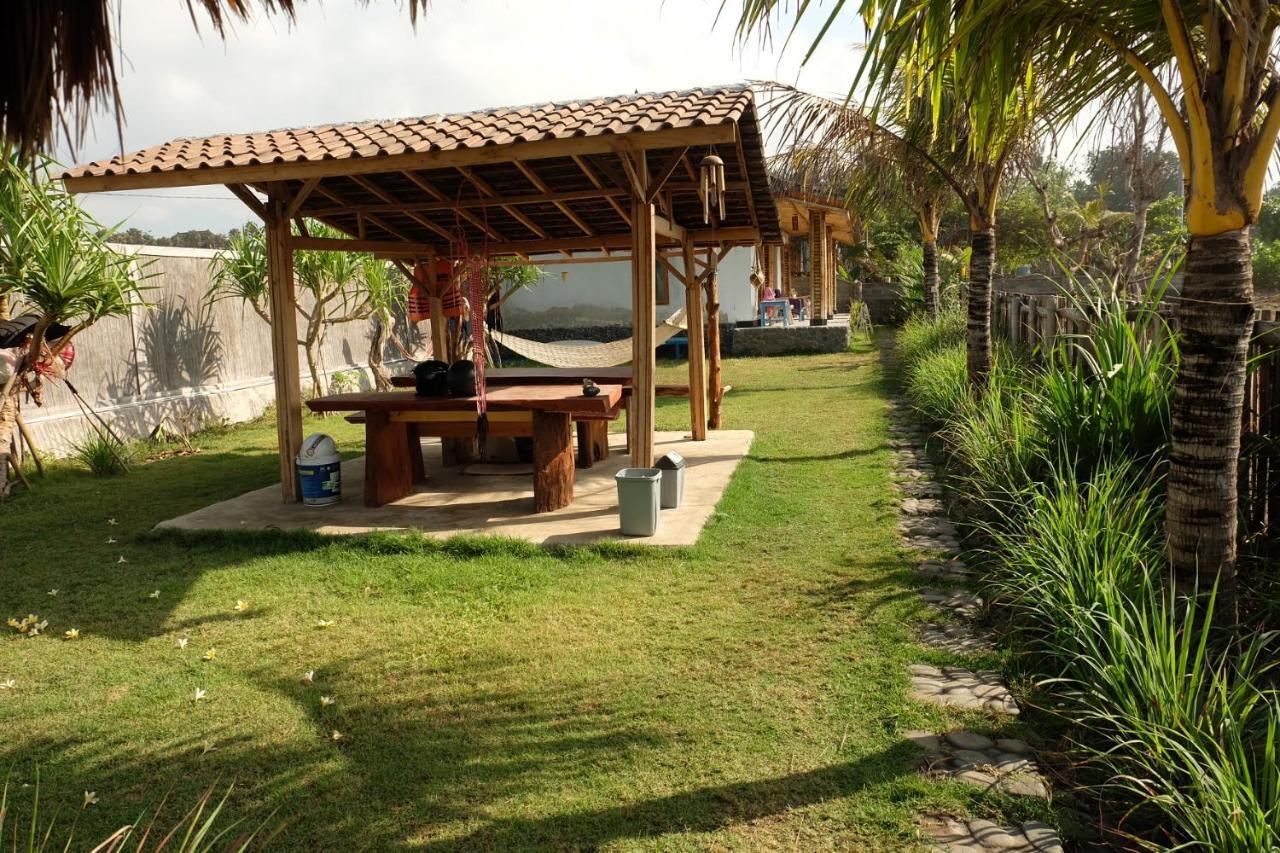 The Nyamo Surf & Stay Pulukan Eksteriør bilde